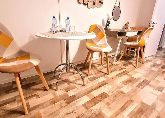 The Yellow King - Luxurious Apartment